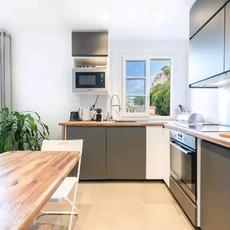 Appartamento Chic At Port 2 With Private Bathrooms & Ac *