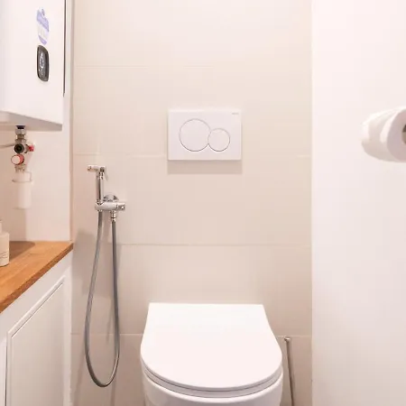 Chic At Port 2 With Private Bathrooms & Ac Appartamento